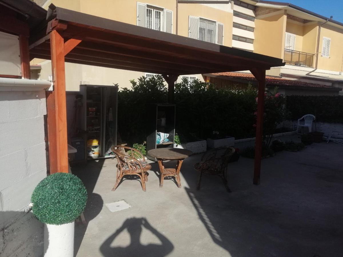 Villa Aurora Fronte Spiaggia Pescara Ngoại thất bức ảnh